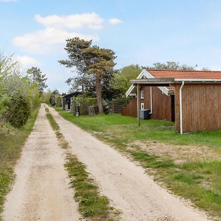 Дом отдыха Modern With 200m To Store Fuglede