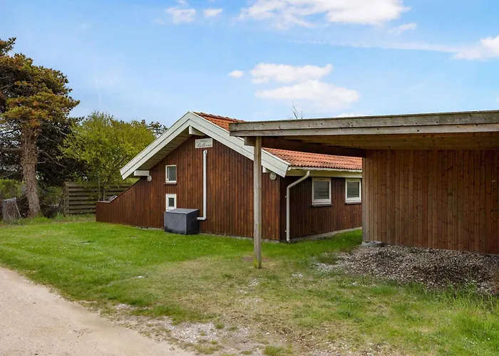 Modern With 200m To Holiday home *