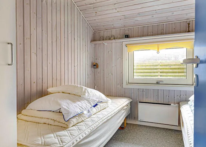 Feriehus Modern With 200m To